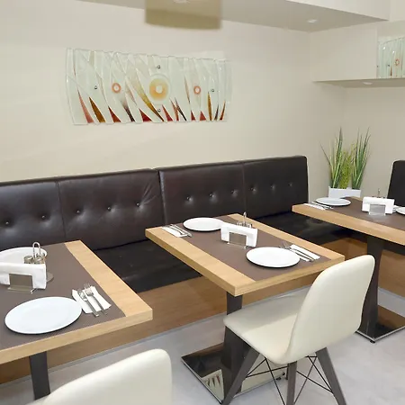 Alexandar Square Boutique 4* سكوبجي