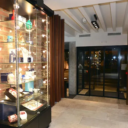 מלון Alexandar Square Boutique