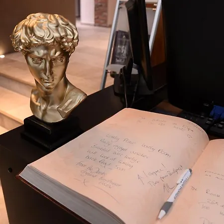 Alexandar Square Boutique فندق 4*