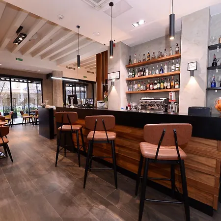 فندق Alexandar Square Boutique 4*