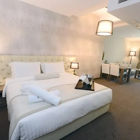 Alexandar Square Boutique 4* سكوبجي