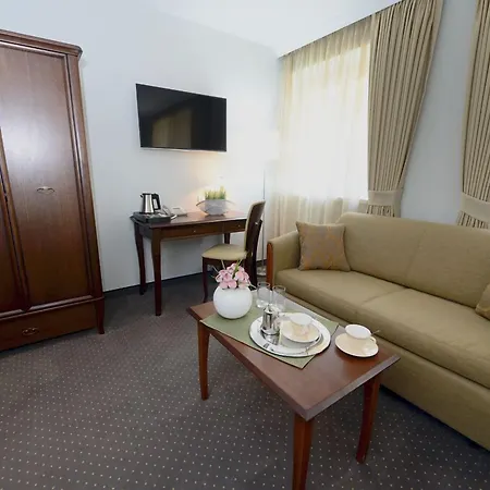 Alexandar Square Boutique Hotel 4*