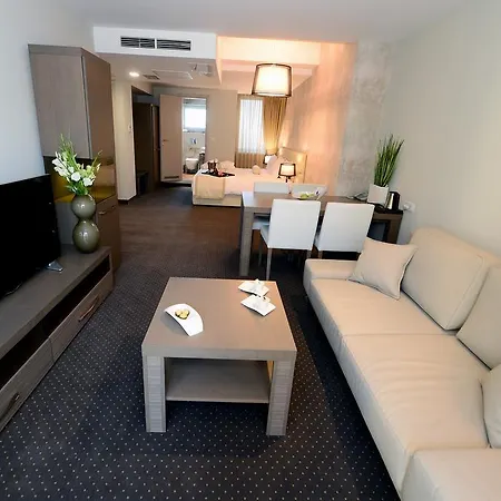 Hotel Alexandar Square Boutique 4*