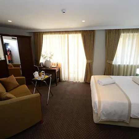 Alexandar Square Boutique Hotel 4*