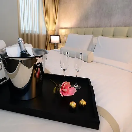 Alexandar Square Boutique 4* سكوبجي