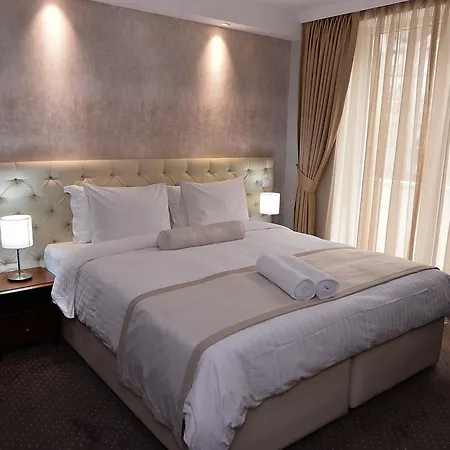Hotel Alexandar Square Boutique 4*