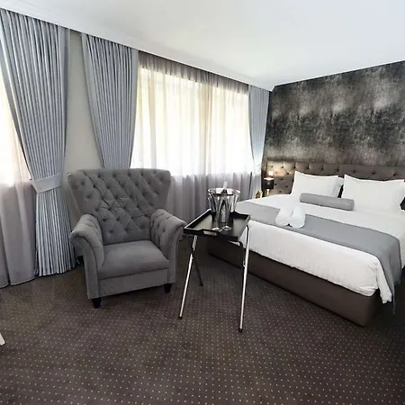 Alexandar Square Boutique 4* سكوبجي
