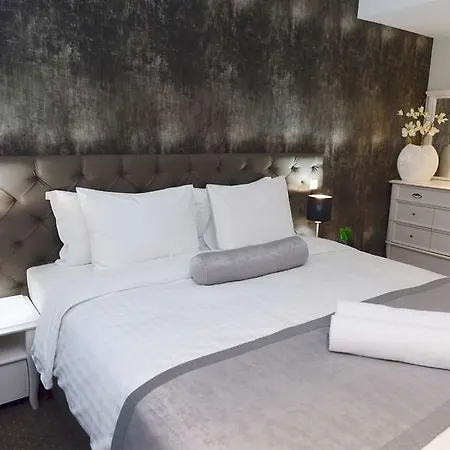 Alexandar Square Boutique Hotel 4*