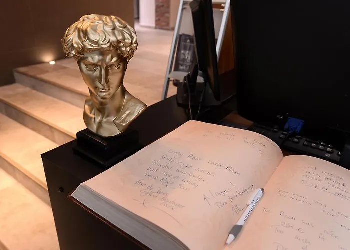 Alexandar Square Boutique Hotel 4*