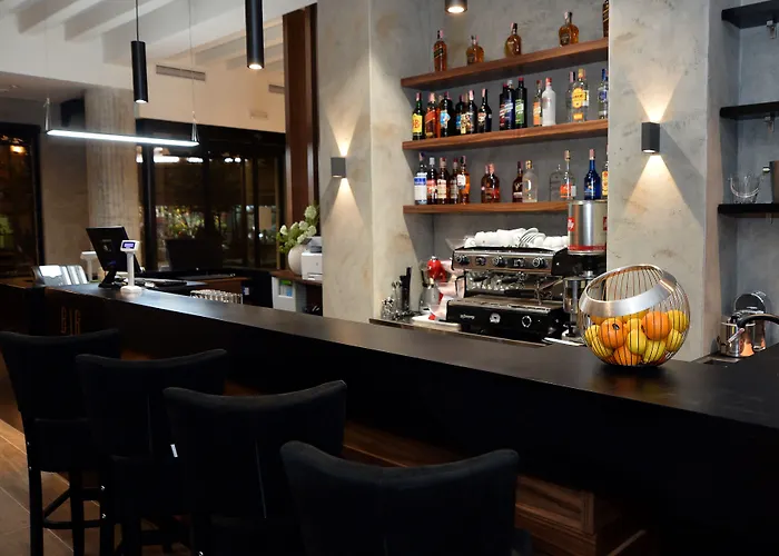 Hotel Alexandar Square Boutique 4*