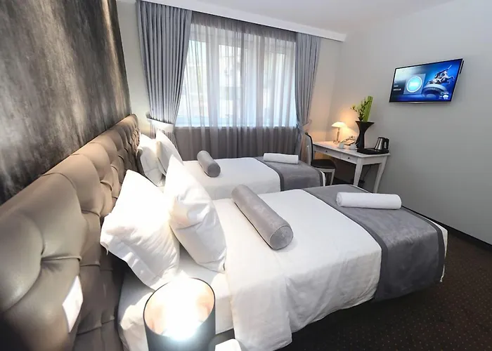 Alexandar Square Boutique