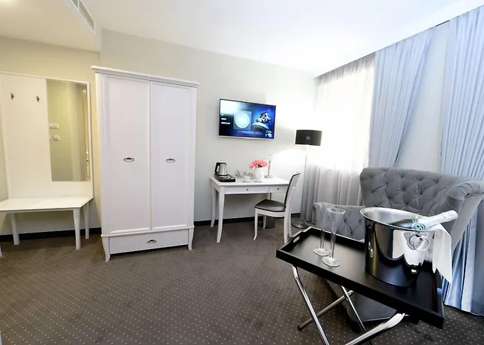 Alexandar Square Boutique 4*