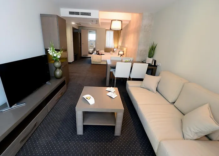 Hotel Alexandar Square Boutique 4*