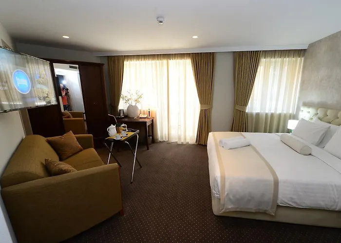 Alexandar Square Boutique Hotel 4*